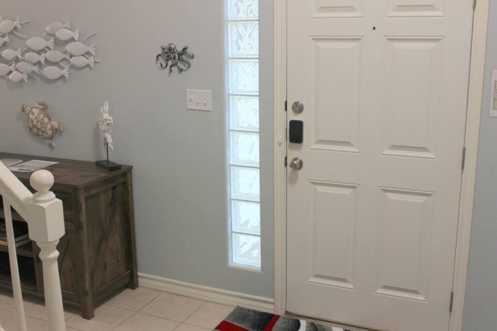 קורפוס כריסטי Spacious Home, Short Walk To Beach, Heated Pool! מראה חיצוני תמונה
